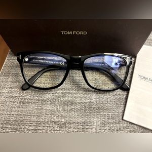 Tom Ford TF5662-B blue blocker glasses NEW!!!